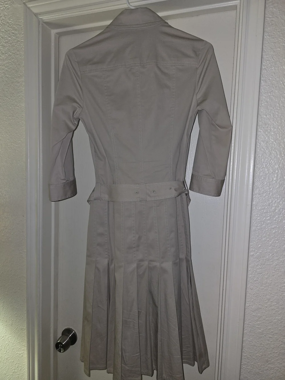 Burberry Beige/Tan Trench Coat Dress with Belt - Picture 4 of 4